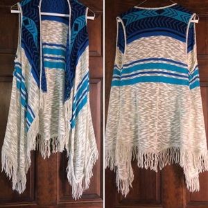 “Say What”  knit fringed vest 
Size large 
M